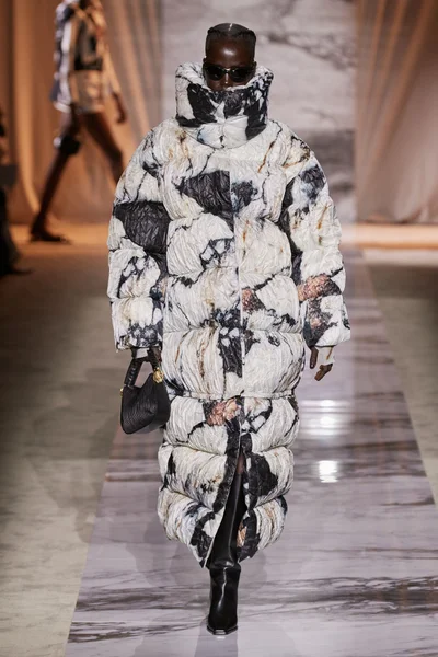 Look 2